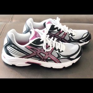 Women’s ASICS galaxy running shoes - worn once!